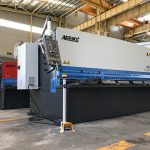 हाइड्रोलिक कतरनी मिसिन 12mm इस्पात प्लेट काटने मिसिन 2500mm